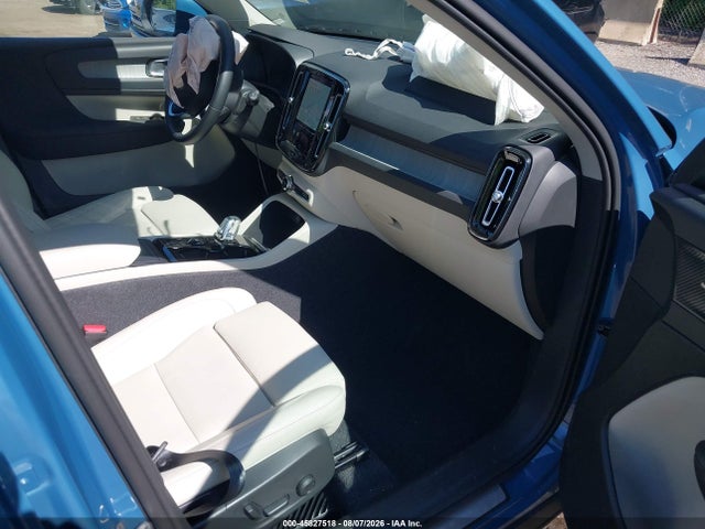 Продажа на аукционе авто 2024 Volvo Xc40 B5 Ultimate Bright Theme, vin: YV4L12UF5R2320305, номер лота: 45827518
