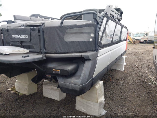 45827524 :رقم المزاد ، YDVC6503G222 vin ، 2022 Seadoo 20' Pontoon مزاد بيع