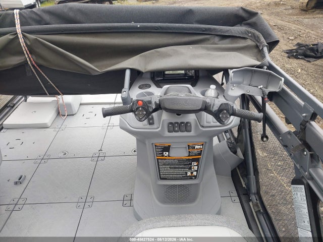 45827524 :رقم المزاد ، YDVC6503G222 vin ، 2022 Seadoo 20' Pontoon مزاد بيع