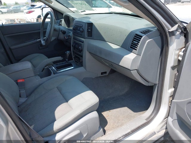 2005 Jeep Grand Cherokee Laredo მანქანა იყიდება აუქციონზე, vin: 1J4GR48K15C564600, აუქციონის ნომერი: 45827552