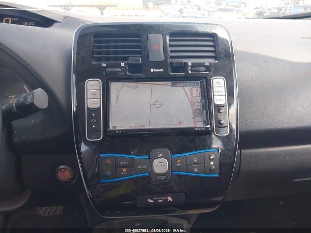 1N4AZ0CP5FC322875 Nissan LEAF SV