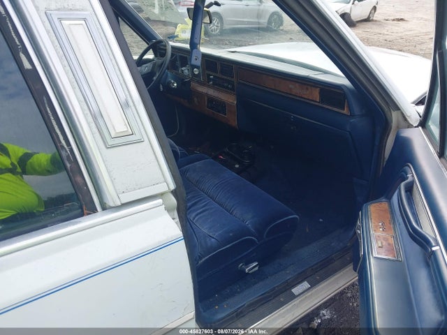 Продажа на аукционе авто 1985 Lincoln Town Car, vin: 1LNBP96F4Y759678, номер лота: 45827603