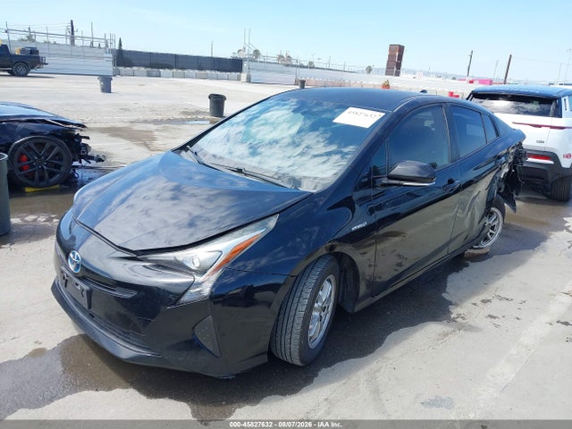 Toyota Prius Three 2016 JTDKARFU0G3520874 Image 2