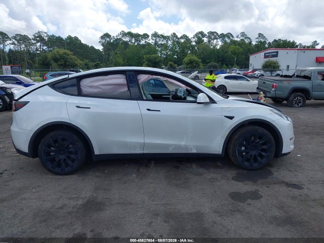 Продажа на аукционе авто 2022 Tesla Model Y Long Range Dual Motor All-wheel Drive, vin: 7SAYGDEE9NF535737, номер лота: 45827654