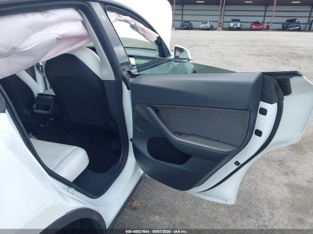 Продажа на аукционе авто 2022 Tesla Model Y Long Range Dual Motor All-wheel Drive, vin: 7SAYGDEE9NF535737, номер лота: 45827654