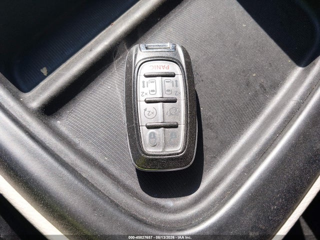2020 Chrysler Voyager Lxi მანქანა იყიდება აუქციონზე, vin: 2C4RC1DG0LR216548, აუქციონის ნომერი: 45827657