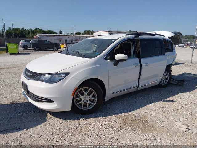 2020 Chrysler Voyager Lxi მანქანა იყიდება აუქციონზე, vin: 2C4RC1DG0LR216548, აუქციონის ნომერი: 45827657