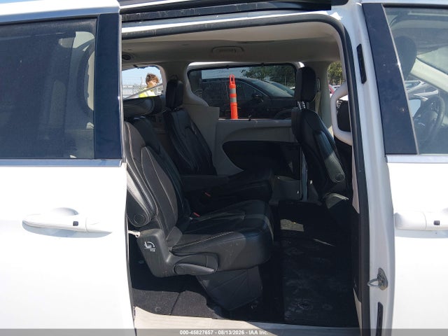 2020 Chrysler Voyager Lxi მანქანა იყიდება აუქციონზე, vin: 2C4RC1DG0LR216548, აუქციონის ნომერი: 45827657