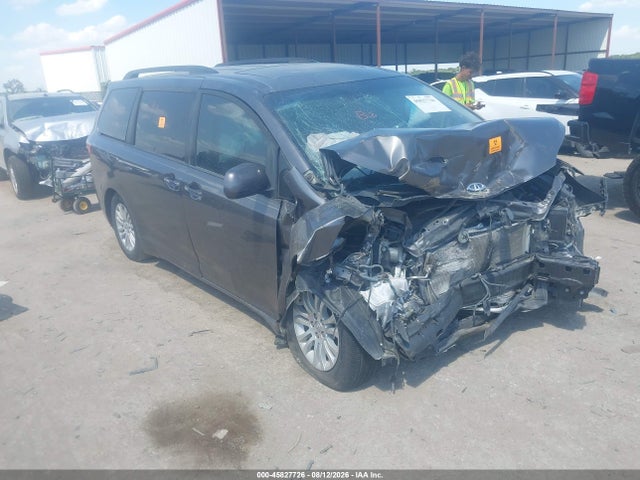 2015 Toyota Sienna Xle 8 Passenger მანქანა იყიდება აუქციონზე, vin: 5TDYK3DC9FS545655, აუქციონის ნომერი: 45827726