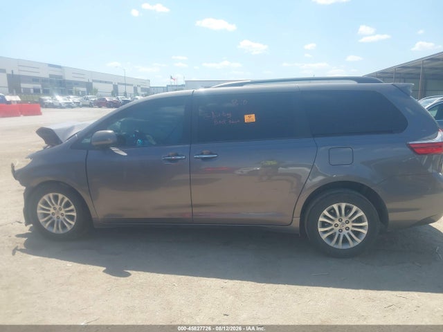 2015 Toyota Sienna Xle 8 Passenger მანქანა იყიდება აუქციონზე, vin: 5TDYK3DC9FS545655, აუქციონის ნომერი: 45827726