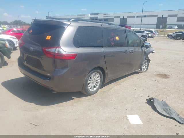 2015 Toyota Sienna Xle 8 Passenger მანქანა იყიდება აუქციონზე, vin: 5TDYK3DC9FS545655, აუქციონის ნომერი: 45827726