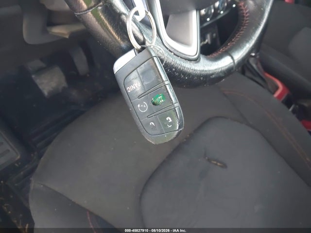Продажа на аукционе авто 2015 Jeep Renegade Trailhawk, vin: ZACCJBCTXFPB31547, номер лота: 45827910