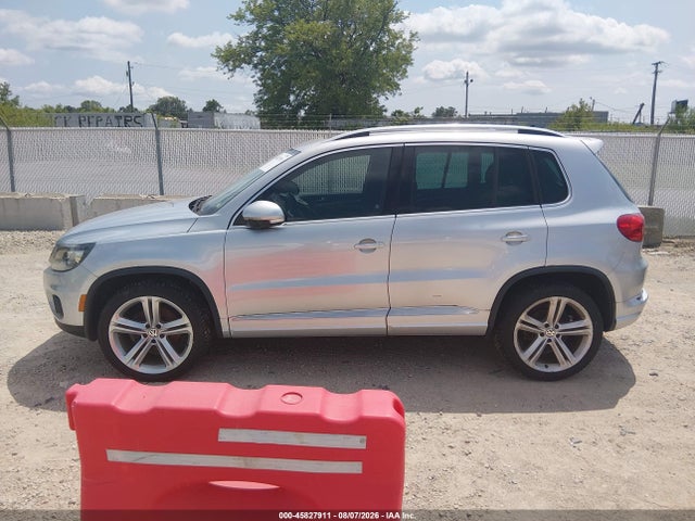 Продажа на аукционе авто 2015 Volkswagen Tiguan R-line, vin: WVGBV7AX4FW084677, номер лота: 45827911