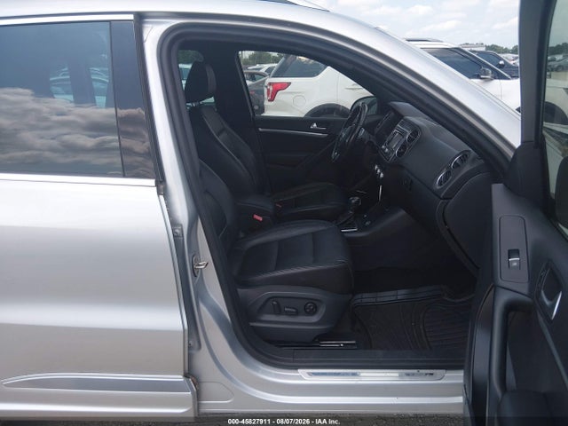 Продажа на аукционе авто 2015 Volkswagen Tiguan R-line, vin: WVGBV7AX4FW084677, номер лота: 45827911