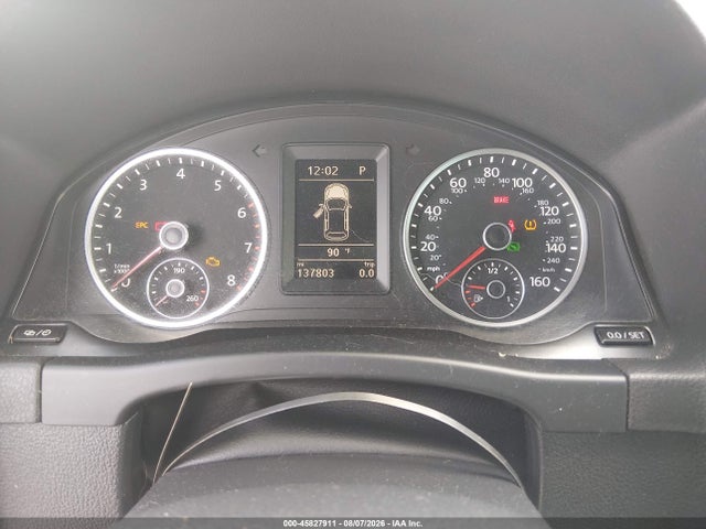 Продажа на аукционе авто 2015 Volkswagen Tiguan R-line, vin: WVGBV7AX4FW084677, номер лота: 45827911