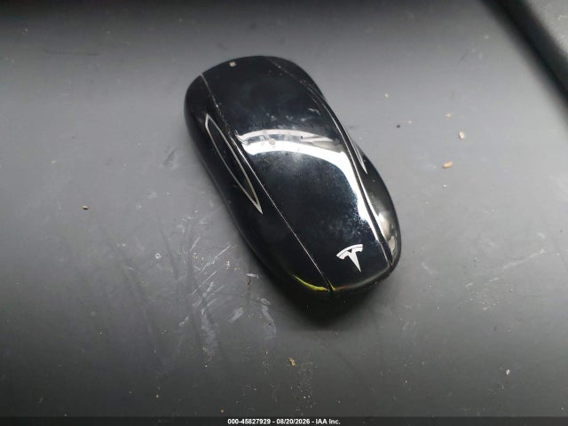 45827929 :رقم المزاد ، 5YJSA1E26GF143293 vin ، 2016 Tesla Model S مزاد بيع