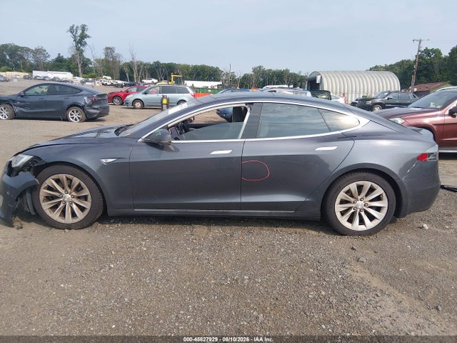 45827929 :رقم المزاد ، 5YJSA1E26GF143293 vin ، 2016 Tesla Model S مزاد بيع