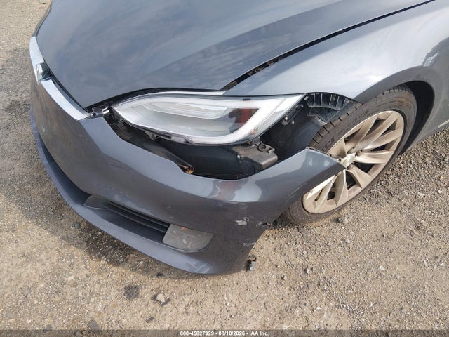 45827929 :رقم المزاد ، 5YJSA1E26GF143293 vin ، 2016 Tesla Model S مزاد بيع