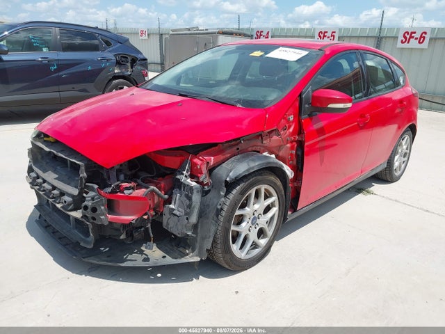 Ford FOCUS SE 2015 1FADP3K22FL290123 Image 2