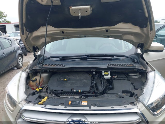 45827993 :رقم المزاد ، 1FMCU0GD5JUB10493 vin ، 2018 Ford Escape Se مزاد بيع