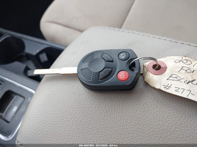 45827993 :رقم المزاد ، 1FMCU0GD5JUB10493 vin ، 2018 Ford Escape Se مزاد بيع
