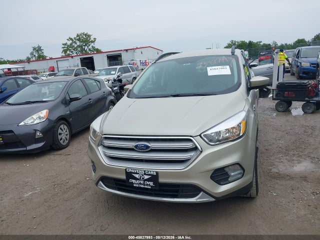 45827993 :رقم المزاد ، 1FMCU0GD5JUB10493 vin ، 2018 Ford Escape Se مزاد بيع