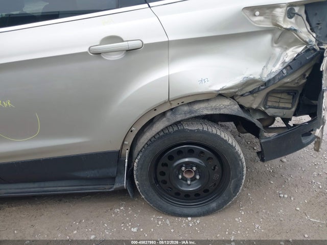 45827993 :رقم المزاد ، 1FMCU0GD5JUB10493 vin ، 2018 Ford Escape Se مزاد بيع