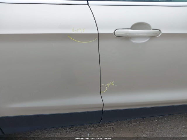 45827993 :رقم المزاد ، 1FMCU0GD5JUB10493 vin ، 2018 Ford Escape Se مزاد بيع