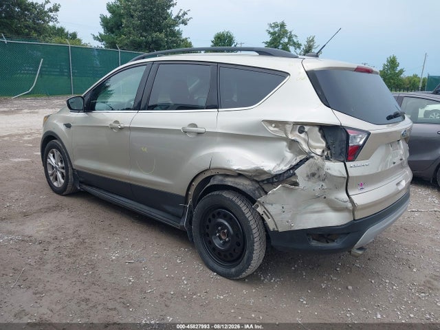 45827993 :رقم المزاد ، 1FMCU0GD5JUB10493 vin ، 2018 Ford Escape Se مزاد بيع