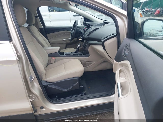 45827993 :رقم المزاد ، 1FMCU0GD5JUB10493 vin ، 2018 Ford Escape Se مزاد بيع