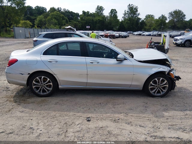 2017 Mercedes-benz C 300 4matic მანქანა იყიდება აუქციონზე, vin: 55SWF4KB1HU224548, აუქციონის ნომერი: 45828023