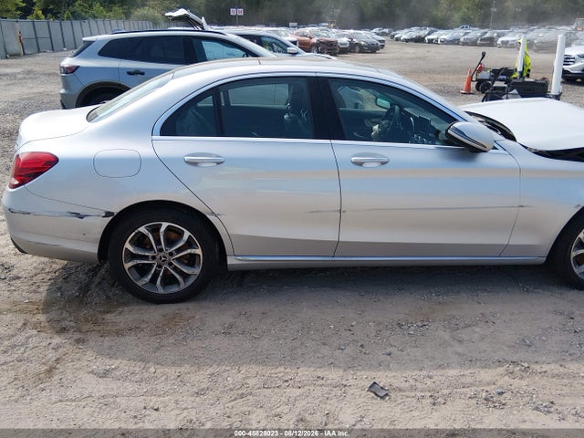 2017 Mercedes-benz C 300 4matic მანქანა იყიდება აუქციონზე, vin: 55SWF4KB1HU224548, აუქციონის ნომერი: 45828023
