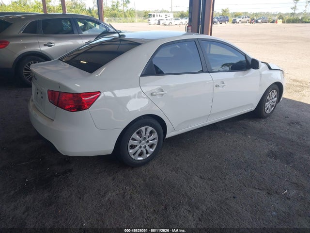 Продажа на аукционе авто 2013 Kia Forte Lx, vin: KNAFT4A2XD5722123, номер лота: 45828091
