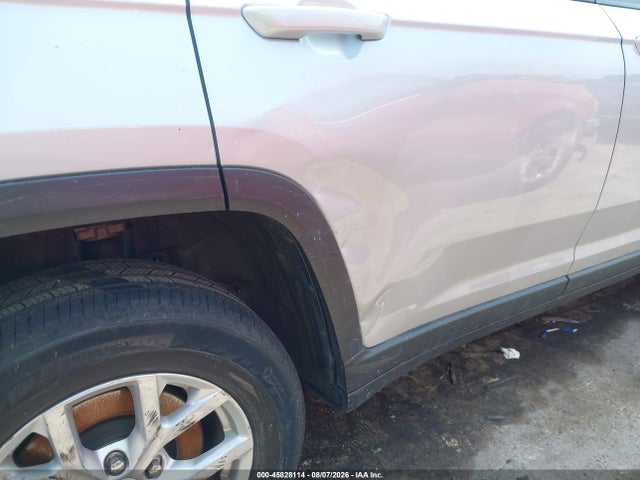 Продажа на аукционе авто 2023 Jeep Grand Cherokee L Limited 4x4, vin: 1C4RJKBG2P8829819, номер лота: 45828114