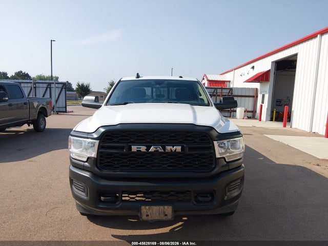 45828169 :رقم المزاد ، 3C63R3GJ4LG237729 vin ، 2020 Ram 3500 Tradesman  4x4 8' Box مزاد بيع