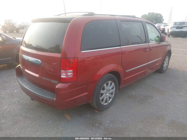 2010 Chrysler Town & Country Touring მანქანა იყიდება აუქციონზე, vin: 2A4RR5D11AR187716, აუქციონის ნომერი: 45828252
