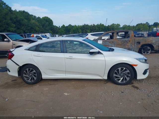 Продажа на аукционе авто 2018 Honda Civic Ex, vin: 19XFC2F75JE001204, номер лота: 45828474
