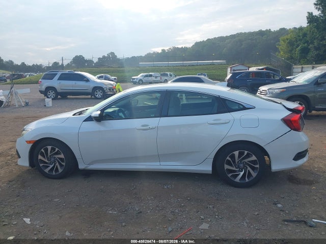 Продажа на аукционе авто 2018 Honda Civic Ex, vin: 19XFC2F75JE001204, номер лота: 45828474
