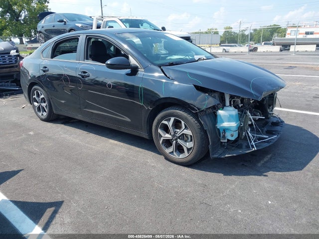 45828499 :رقم المزاد ، 3KPF24AD4ME305608 vin ، 2021 Kia Forte Lxs مزاد بيع