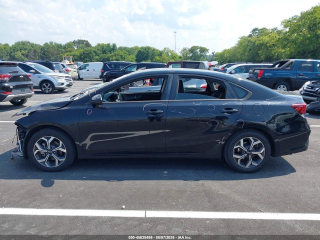 45828499 :رقم المزاد ، 3KPF24AD4ME305608 vin ، 2021 Kia Forte Lxs مزاد بيع