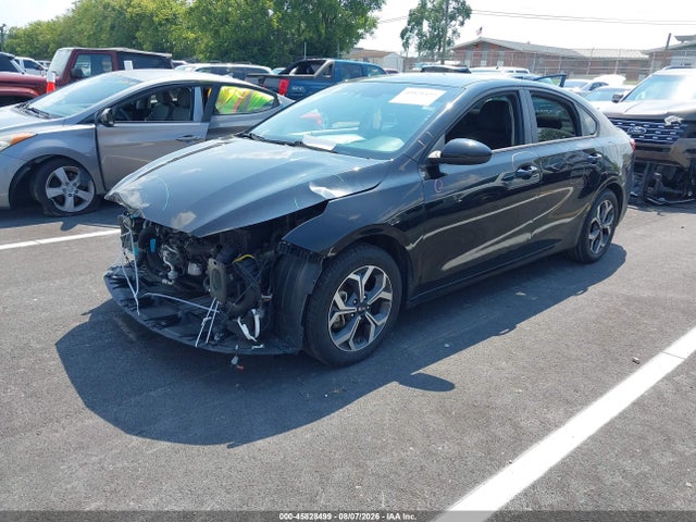 45828499 :رقم المزاد ، 3KPF24AD4ME305608 vin ، 2021 Kia Forte Lxs مزاد بيع