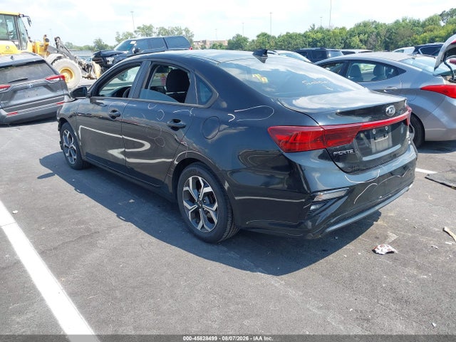 45828499 :رقم المزاد ، 3KPF24AD4ME305608 vin ، 2021 Kia Forte Lxs مزاد بيع