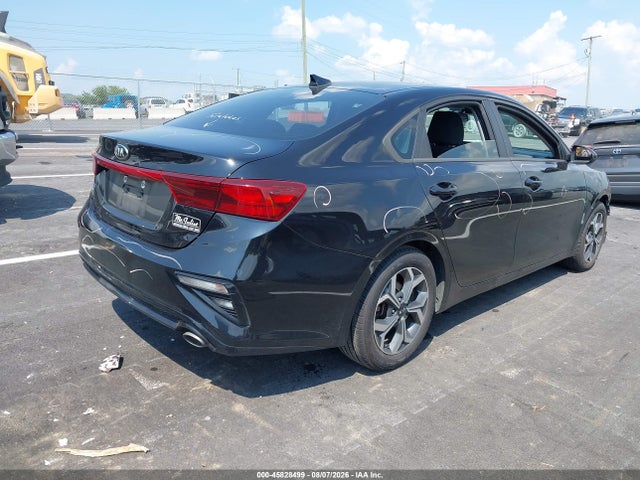 45828499 :رقم المزاد ، 3KPF24AD4ME305608 vin ، 2021 Kia Forte Lxs مزاد بيع