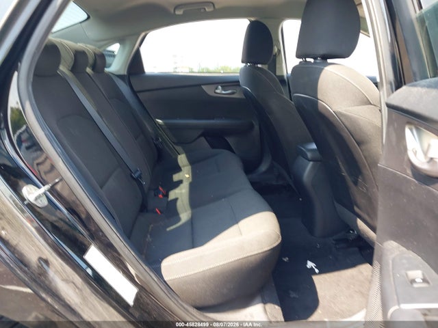45828499 :رقم المزاد ، 3KPF24AD4ME305608 vin ، 2021 Kia Forte Lxs مزاد بيع