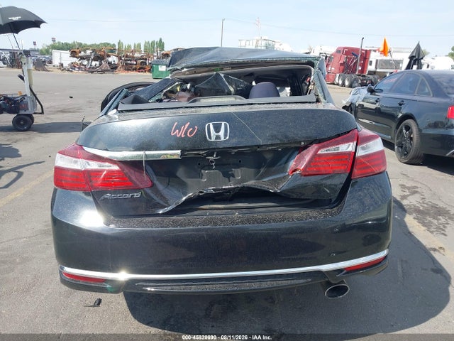 45828690 :رقم المزاد ، 1HGCR2F38HA180643 vin ، 2017 Honda Accord Lx مزاد بيع