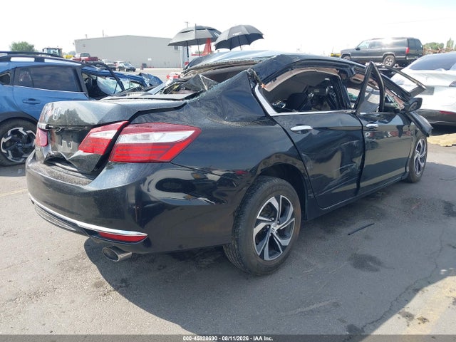 45828690 :رقم المزاد ، 1HGCR2F38HA180643 vin ، 2017 Honda Accord Lx مزاد بيع