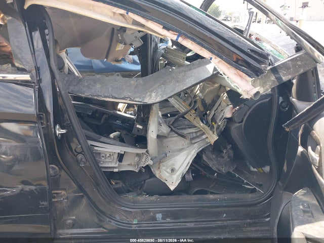 45828690 :رقم المزاد ، 1HGCR2F38HA180643 vin ، 2017 Honda Accord Lx مزاد بيع