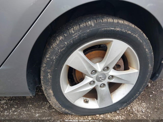 45828819 :رقم المزاد ، KMHDH4AEXDU805400 vin ، 2013 Hyundai Elantra Gls مزاد بيع