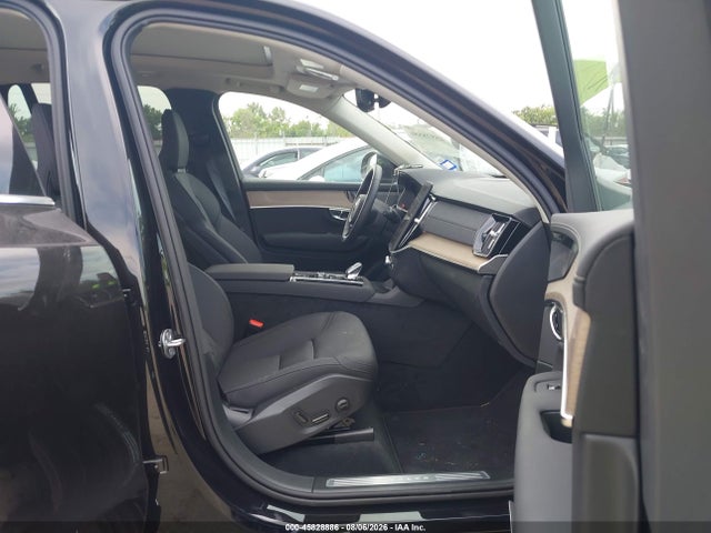 Продаж на аукціоні авто 2026 Volvo Xc90 Plus, B6 Awd Gas (mild Hybrid), Gasoline, Bright, 7 Seats, vin: YV4062PE6T1536247, номер лоту: 45828886