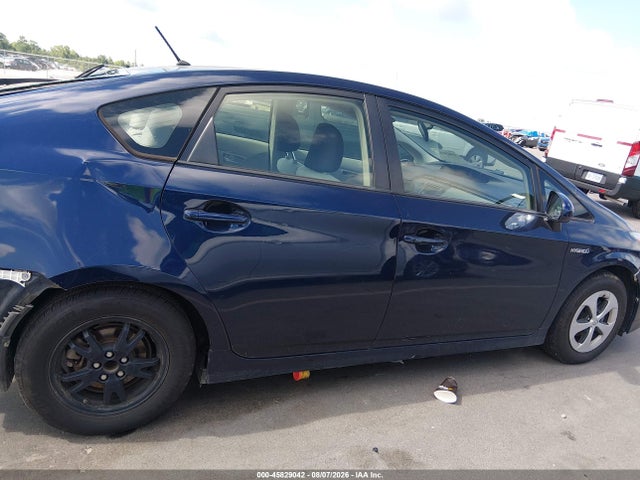 Продажа на аукционе авто 2015 Toyota Prius Two, vin: JTDKN3DUXF0446822, номер лота: 45829042